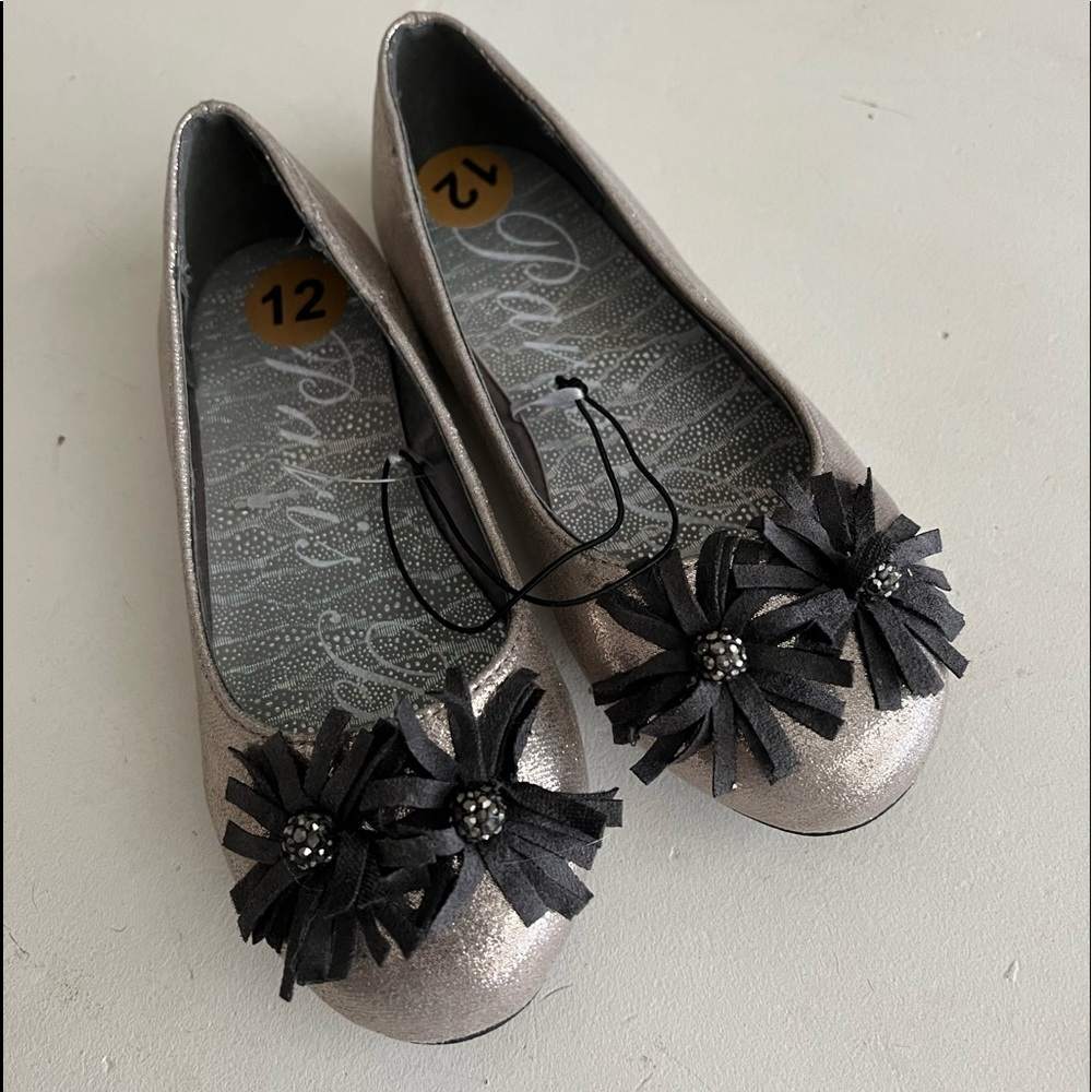 Little girls size 12 silver metallic dress shoes
